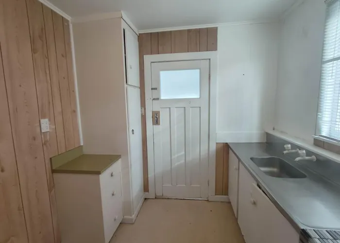 5 Beds Including 3 Double Beds 1 Double Or 2 Single Sofa Beds House At 22b Pererika St Ferienhaus